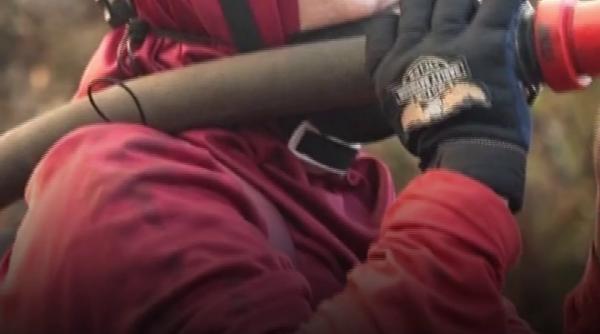 Peste 140 de femei luptă cu incendiile care distrug pădurile din Borneo, Indonezia