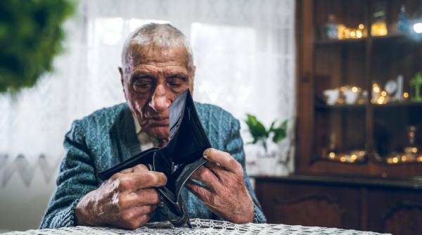 „Blocaje la plata pensiilor și salariilor Ca un bulgăre care se rostogolește” Ce se întâmpla dacă România e retrogradată la „junk”