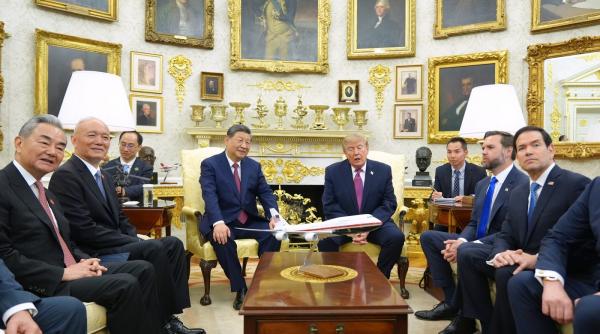 donald trump l a primit pe xi jinping la casa alba liderul de la beijing a invitat 100 000 de tineri americani in china