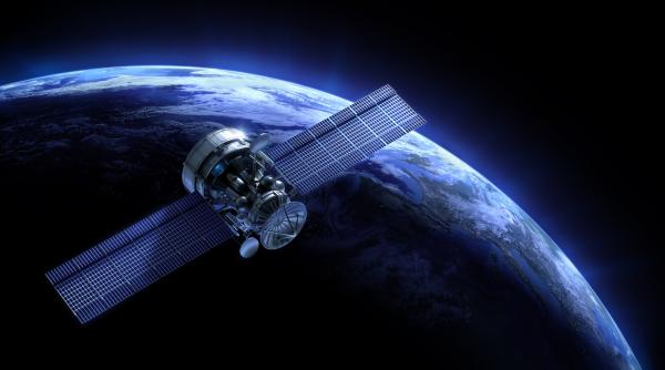 google lanseaza primul satelit care raspunde la intrebari ai din spatiu e cat un frigider si functioneaza cu energie solara