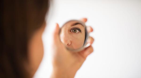ce ne imbatraneste pielea si organismul un dermatolog explica legatura dintre exterior si interior