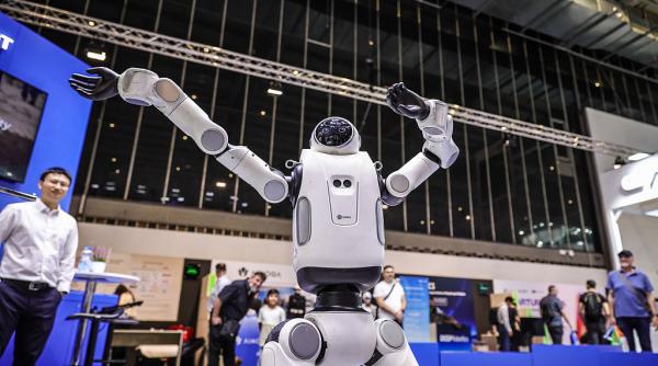 china incetineste listarea la bursa a companiilor care produc roboti umanoizi cererea nu a reusit sa tina pasul cu entuziasmul
