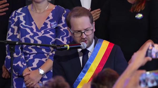 dominic fritz a organizat la timisoara o reuniune de adio cu liderii usr a tinut un discurs si a cantat la orga