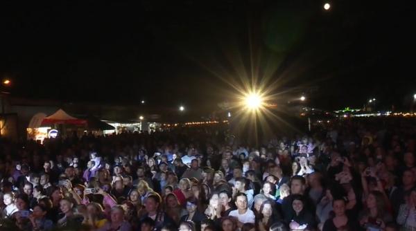 festivalul recoltei a adunat mii de oameni la giroc banii stransi merg catre copiii care au nevoie de ajutor
