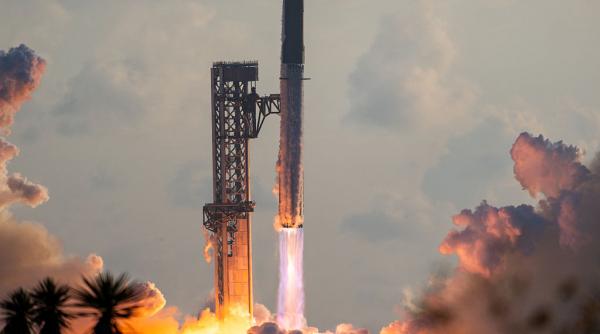 nava starship a spacex a ajuns pentru prima data pe orbita dupa care a explodat spectaculos intr o minge de foc