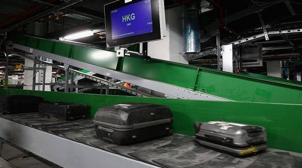ryanair explica de ce sa nu cumparati valize negre gri sau bleumarin