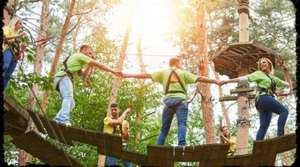 cum au aparut parcurile de aventura si de ce au devenit atat de populare in europa