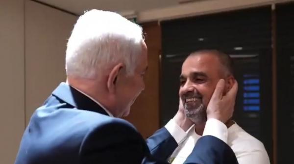 pilotul zborului flydubai injunghiat de copilotul omanez intr un atac terorist este din india netanyahu un adevarat erou