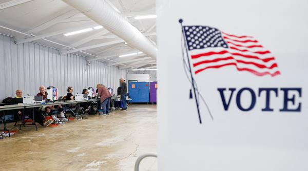 CNN: Apar primele date despre votul anticipat la alegerile americane din noiembrie. Democrații par să aibă avantajul până acum
