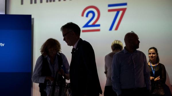 politico maxi merde in franta saptamana de haos a campaniei pentru alegerile prezidentiale din 2027