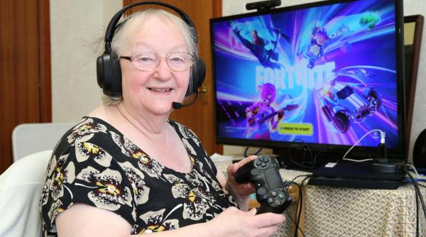 bunica de 78 de ani care joaca fortnite si are zeci de mii de urmaritori a intrat in cartea recordurilor