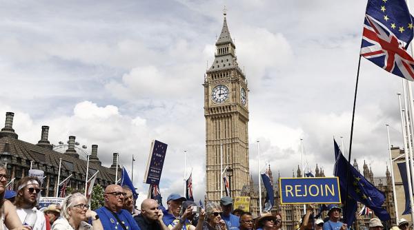 sondaj de opinie jumatate dintre britanici sustin revenirea regatului unit in uniunea europeana