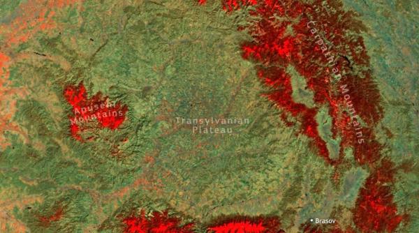 cum se vede din spatiu zapada asternuta peste muntii romaniei imagine spectaculoasa surprinsa de satelitul copernicus