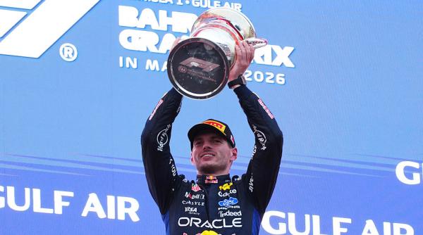 formula 1 max verstappen a castigat marele premiu al bahrainului cursa a inceput cu o ora si jumatate mai tarziu din cauza ploii
