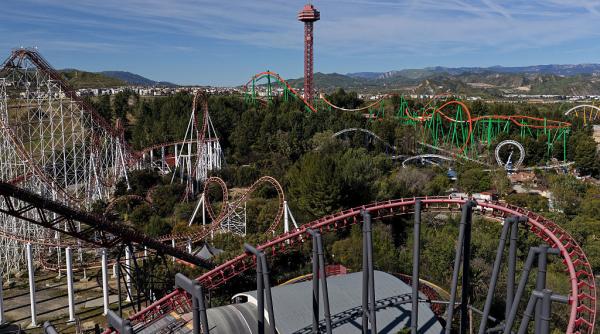 six flags inchide definitiv celebrul roller coaster x2 de la magic mountain cnn a dezvaluit ca au fost ani de accidentari si decese