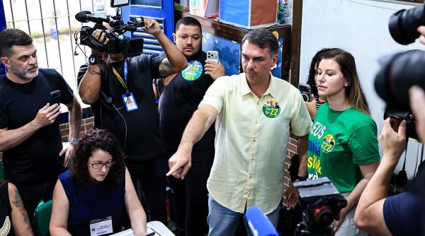cursa prezidentiala din brazilia merge in al doilea tur flavio bolsonaro a obtinut un rezultat surpriza si e in fata lui lula da silva