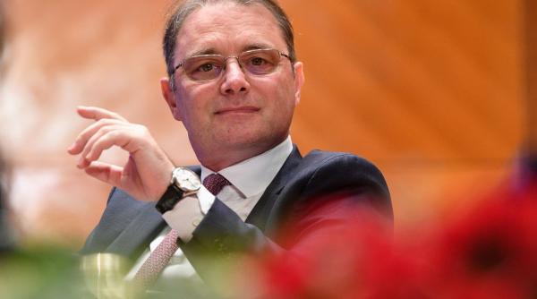 USR îl acuză pe Luca Niculescu că e „PSD-ist”. „A fost susţinut pe parcursul carierei sale profesionale de către PSD”