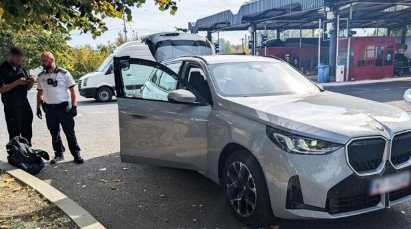 cum arata bmw ul de 60 000 de euro pe care politistii l au confiscat la vama sculeni masina ar fi fost furata din polonia