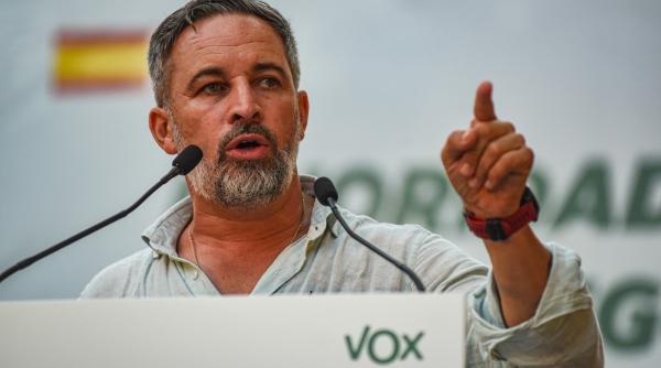 extrema dreapta spaniola e tot mai aproape de putere alegerile anticipate din noiembrie l ar putea aduce pe santiago abascal in guvern