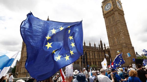 reveniti oricand pe deplin mesaj din franta pentru marea britanie unde sunt discutii despre revenirea in ue