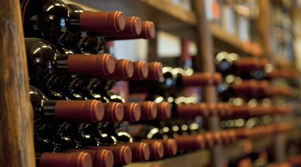 hotii au furat sticle de vin in valoare de 5 milioane de euro de la o crama din italia