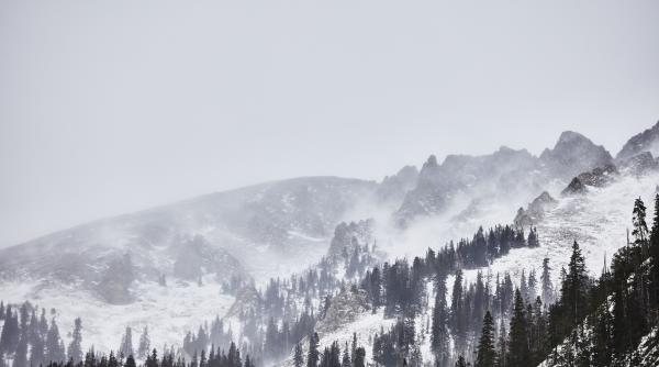 val de aer polar in romania pana marti anm anunta ploi lapovita si ninsoare temperaturile scad cu 10 15 grade de la o zi la alta