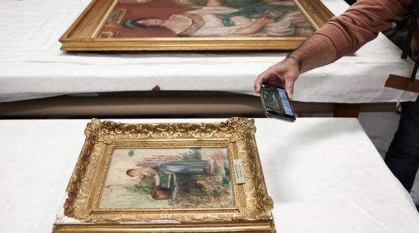 doua tablouri de renoir in valoare de milioane de dolari au fost gasite in spatele unui perete urma adn care i a dat de gol pe hoti