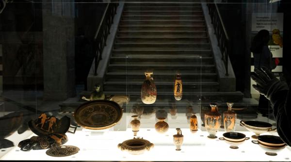 grecia a primit inapoi 22 de artefacte antice de la israel si vrea si sculpturile partenonului de la englezi