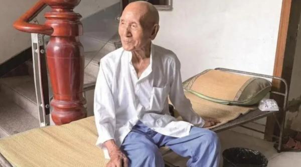 un chinez de 101 ani spune ca este perfect sanatos dar dieta lui nu ce mananca si ce bea zilnic lu