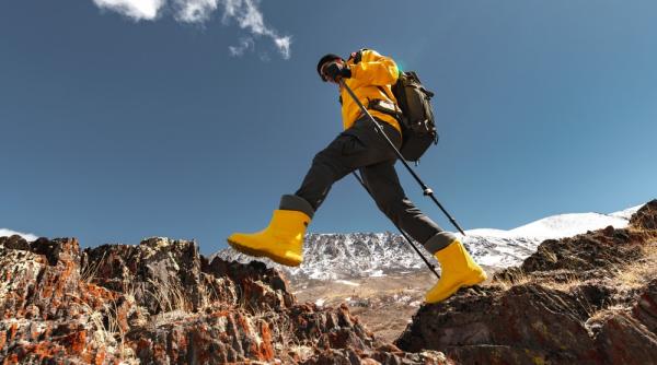bocanci vs pantofi de trekking care este diferenta si cand ai nevoie de fiecare