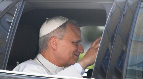 Ce a vorbit Papa Leon cu fratele lui înainte de a se interna