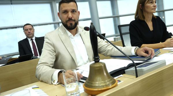 extremistii afd din saxonia anhalt s au aliat cu stanga radicala pentru a bloca ajutorul germaniei catre ucraina sa inceteze imediat