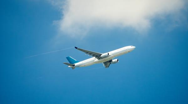 un avion plin cu pasageri a transmis codul 7500 deasupra croatiei pilotul a incurcat tastele si a declansat o alerta de deturnare