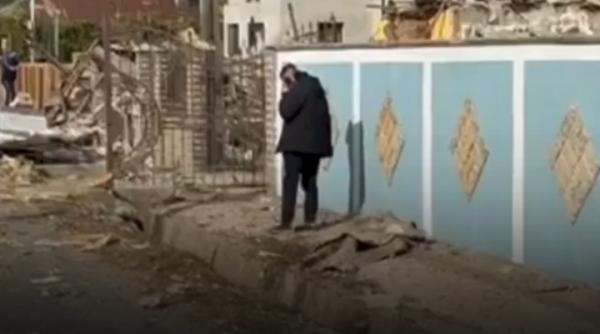Explozie într-un sat din Vrancea. Două case au fost distruse. Oamenii au crezut că a sărit în aer unitatea militară din apropiere