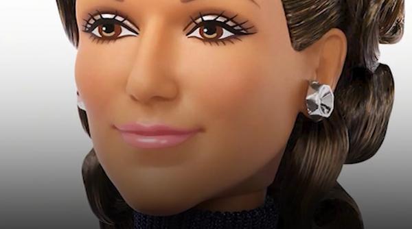 Céline Dion primește propria păpușă Barbie, creată în onoarea carierei sale