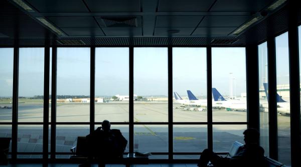 Italia își reduce traficul aerian după "anomalii" în sistemul de transmitere a datelor. Ce spune de posibilitatea unui atac