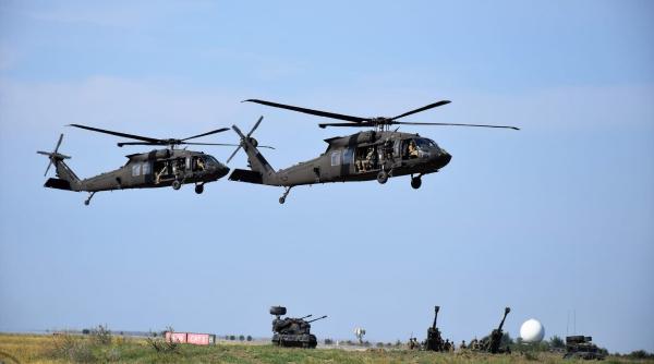 Bloomberg: România se oferă să dea bani pentru a menține trupele americane pe teritoriul său