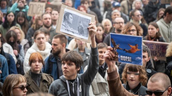 kiev fara kliciko sute de oameni cer demisia primarului in strada il acuza ca nu a pregatit orasul pentru iarna