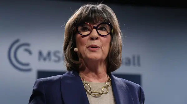 christiane amanpour pleaca de la cnn intr un moment critic pentru postul tv din sua fiti intotdeauna sinceri nu neutri