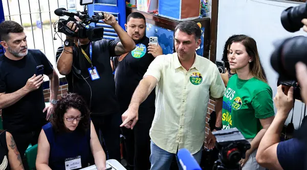 mi a furat insula un fotbalist din nationala braziliei il acuza pe bolsonaro ca i a luat cu forta o insula de 1 7 milioane de euro