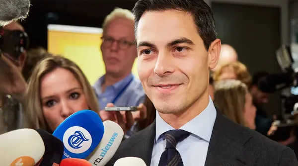 premierul olandei si partenerul sau asteapta primul lor copil cu ajutorul unei mame surogat ne vedem in 2027 micutule