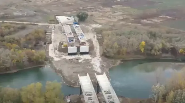 lucrarile la podul peste prut avanseaza constructia care leaga romania de republica moldova a ajuns la un stadiu de executie de 56