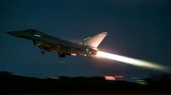 marea britanie trimite avioane de lupta pentru a apara arabia saudita de atacurile houthi