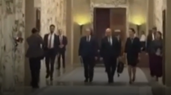 Momentul în care Ilie Bolojan a plecat din biroul de prim-ministru. A stat 20 de minute cu Luca Niculescu