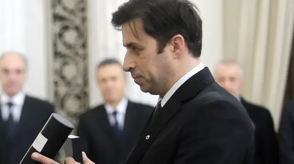 nicusor dan are un nou consilier prezidential a fost director dacia si vicepresedinte la renault cine este cornel olendraru