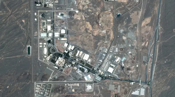 compromis surpriza intre sua si iran bani din cele 6 miliarde de dolari inghetate in schimbul accesului aiea la siturile nucleare