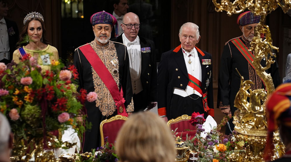 Imagini spectaculoase. Regele Charles a organizat un banchet fastuos pentru sultanul Omanului la Castelul Windsor și a vorbit în arabă