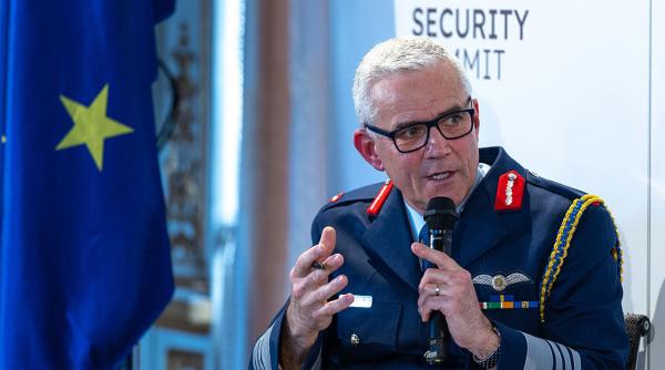 Înainte de ședința CSAT, Nicușor Dan se întâlnește cu șeful Comitetului Militar al Uniunii Europene