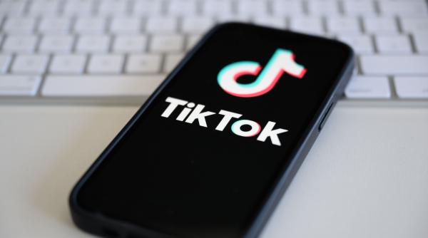 TikTok a blocat căutările despre injecțiile pentru slăbit. Sub „peptide” erau promovate și substanțe autorizate, și experimentale