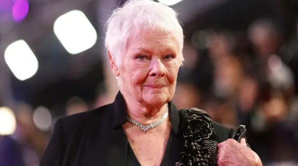 actrita britanca judi dench dezvaluie ca e aproape oarba nu mai pot urca pe scena nu mai pot juca in filme nu mai pot citi